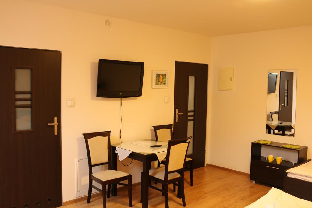Hotel Lachowka Krepiec Esterno foto